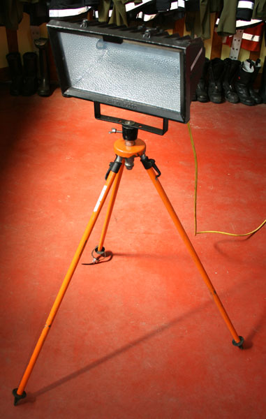 Scheinwerfer mit Stativ