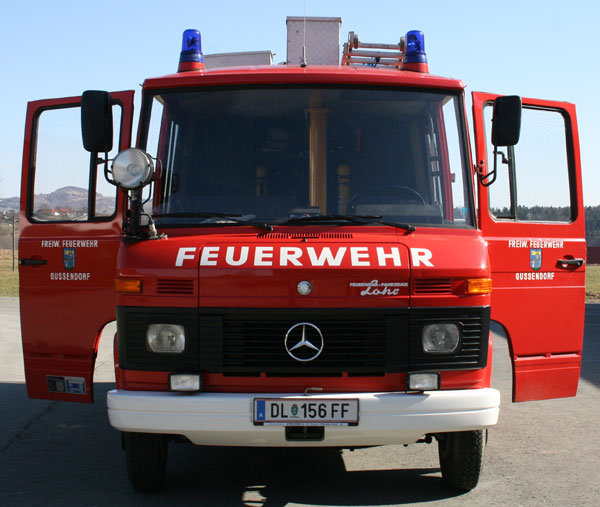LF-B - Front mit geöffneten Türen