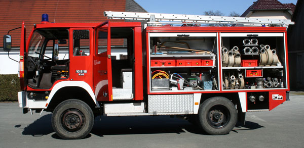 TLFA 2000 - Fahrerseite mit geöffneten Türen