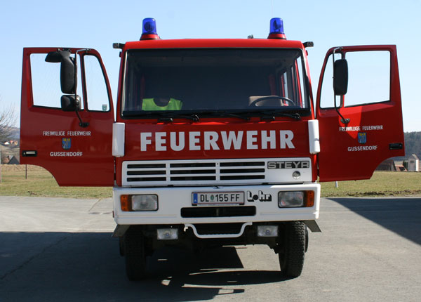 TLFA 2000 - Front mit geöffneten Türen