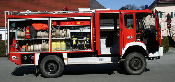 TLFA 2000 - Beifahrerseite mit geöffneten Türen