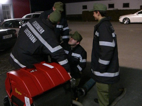 &Uuml;bung an der Tragkraftspritze