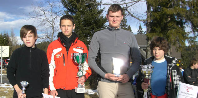 JFM Hannes Wieser, Klassenbester JFM Georg Zechner, JFM Thomas Bobek und JFM Lukas Lipp nach der Siegerehrung