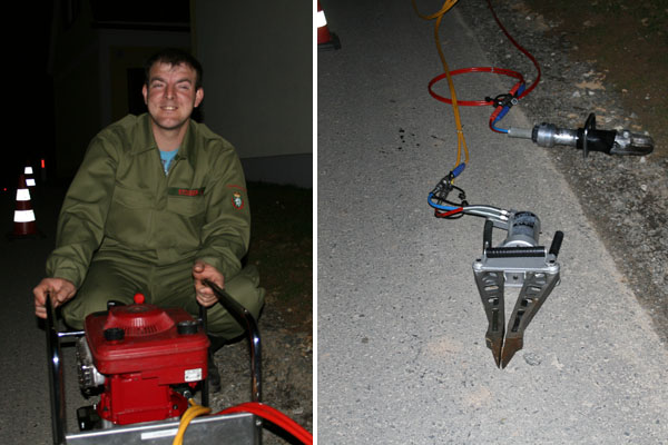 &Uuml;bung am hydraulischen Rettungsger&auml;t
